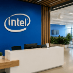 ServiceNow stock forecast ahead of earnings: buy, sell, or hold?